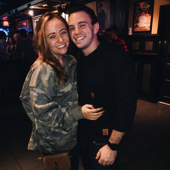 Meet your Posher, Alyssa - Picture 1 of 1